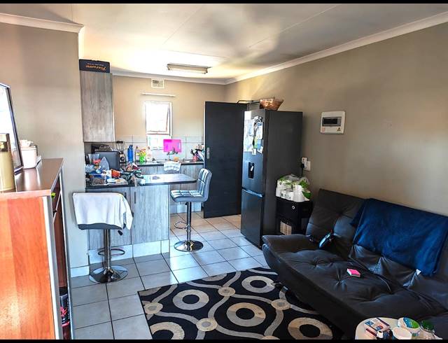 2 bed property to rent in HEUWELOORD